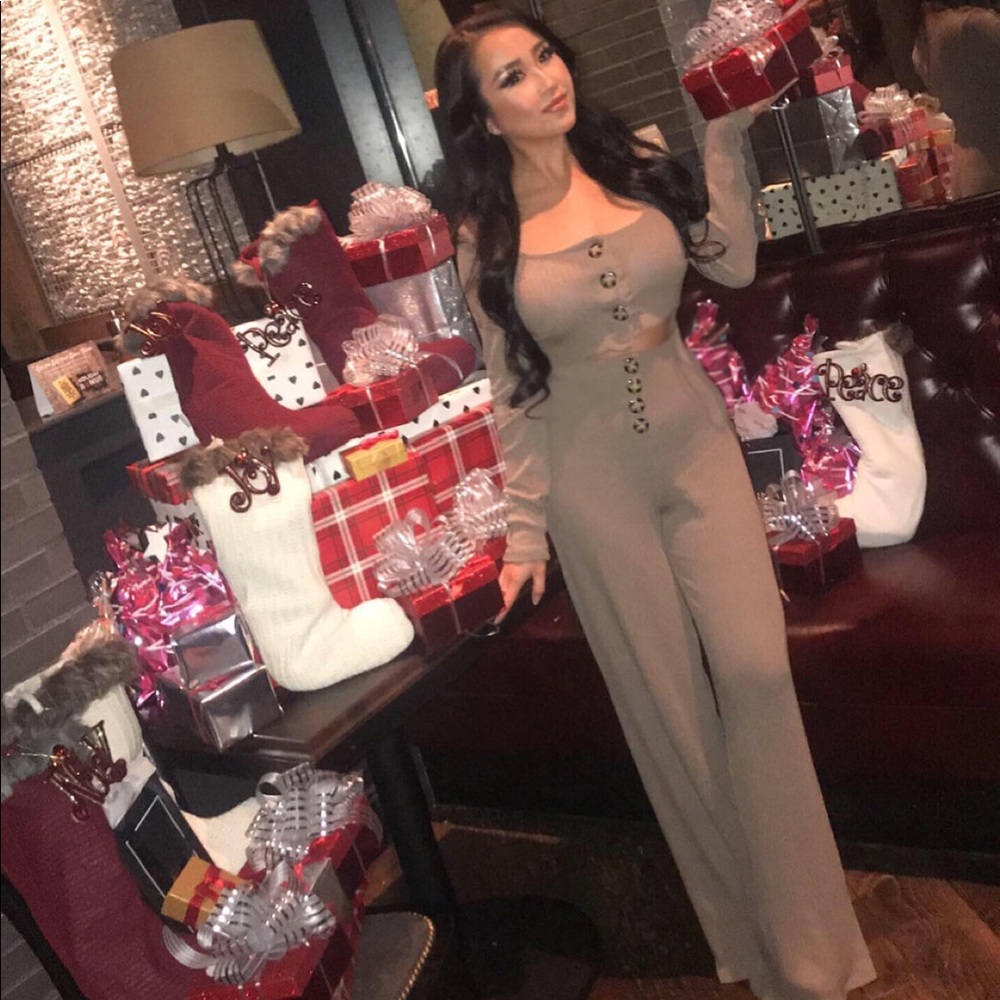 Two piece beige pants set